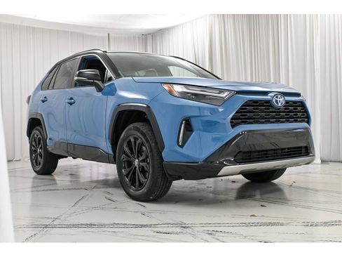 Used 2022 Toyota RAV4 XSE image 2