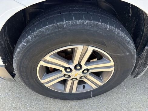 Used 2017 Chevrolet Traverse LT AWD/4WD image 2