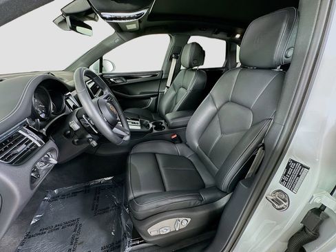 New 2025 Porsche Macan AWD/4WD image 5