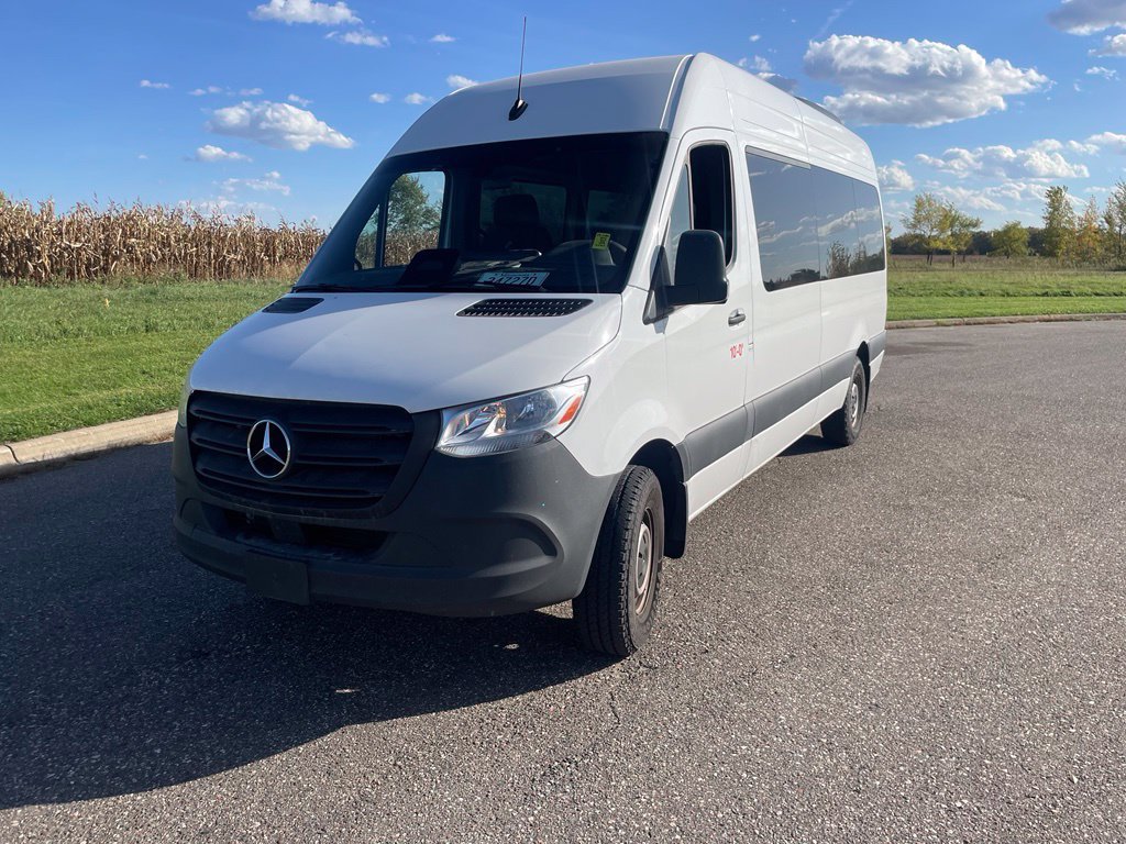 Used 2025 Mercedes-Benz Sprinter 2500 image 4