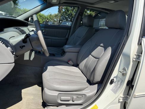 Used 2000 Toyota Avalon XL image 9