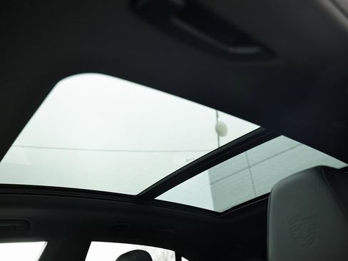 New 2025 Porsche Macan 4S Electric image 38