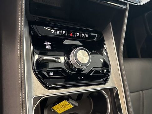 New 2026 Jeep Grand Wagoneer image 18