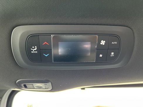 New 2026 Chrysler Pacifica Select AWD/4WD image 11