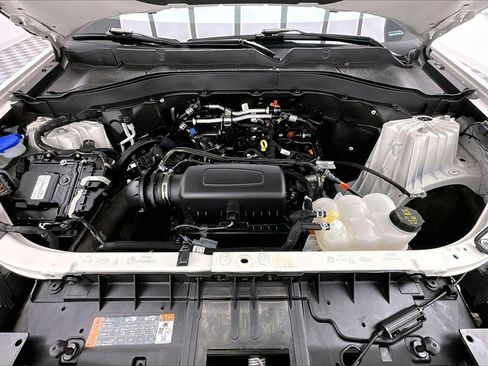 Used 2023 Ford Explorer XLT w/ Equipment Group 202A image 10