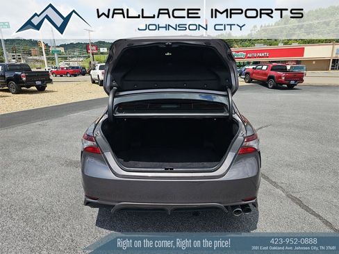 Used 2024 Toyota Camry SE image 39