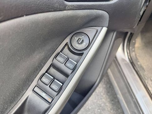 Used 2012 Ford Focus SEL FWD image 9