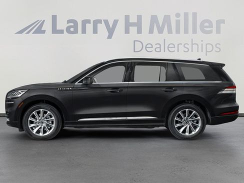 Used 2020 Lincoln Aviator Grand Touring w/ Equipment Group 302A image 3