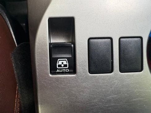 Used 2022 Toyota 4Runner Limited AWD/4WD image 28