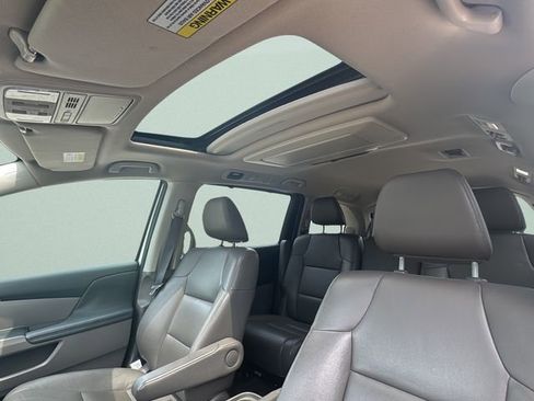 Used 2016 Honda Odyssey Touring image 16