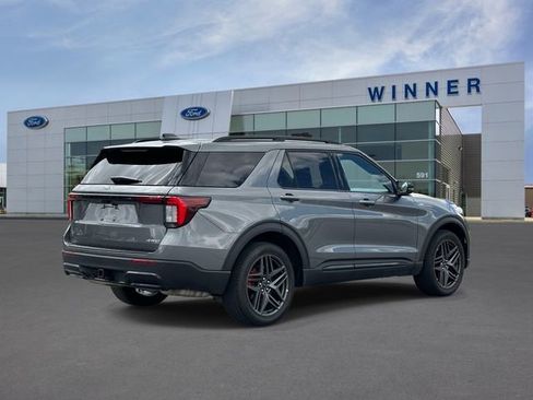Used 2025 Ford Explorer ST-Line w/ ST-Line Street Pack AWD/4WD image 4