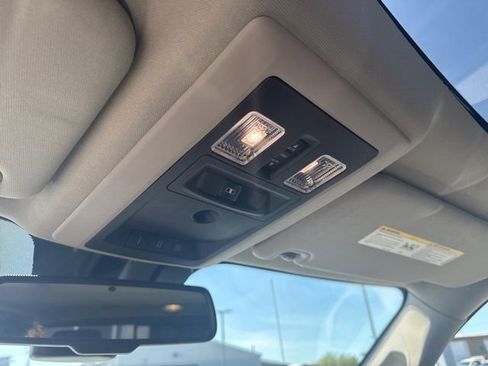 Used 2017 RAM 1500 Laramie AWD/4WD image 29