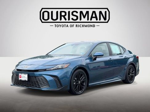 Certified 2025 Toyota Camry SE w/ Convenience Package FWD image 5