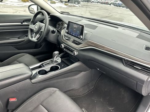 Used 2023 Nissan Altima 2.5 SV image 15