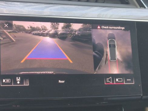 Used 2019 Audi e-tron Prestige w/ Prestige Package image 19