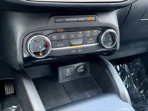 Used 2022 Ford Escape SE FWD image 15