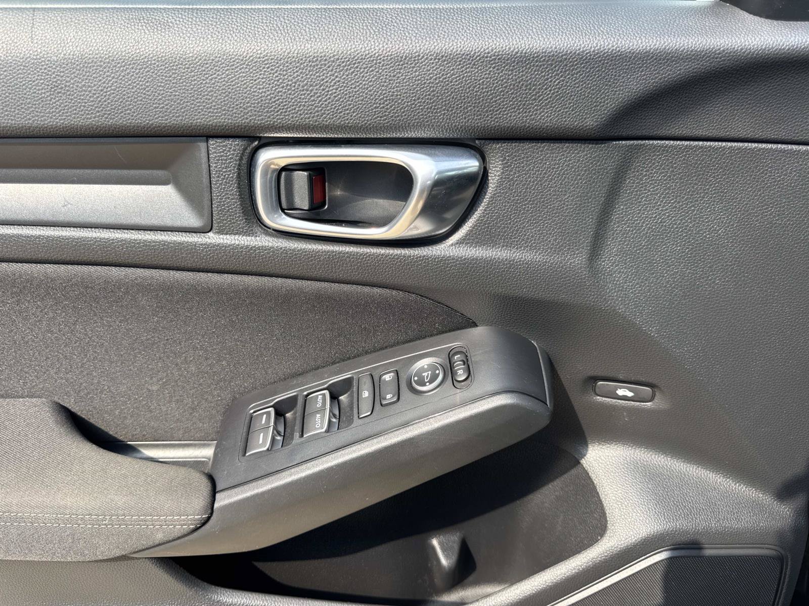Used 2025 Honda Civic Sport image 19