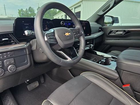 Used 2025 Chevrolet Tahoe Premier AWD/4WD image 26