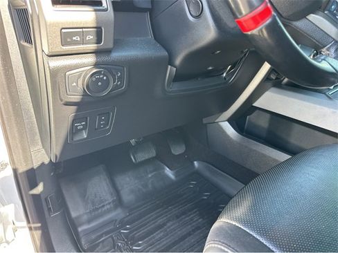 Used 2019 Ford F150 Raptor w/ Equipment Group 802A Luxury image 36