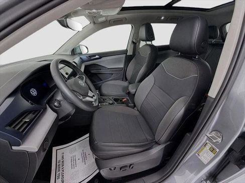Used 2023 Volkswagen Taos SE w/ Panoramic Sunroof Package AWD/4WD image 21