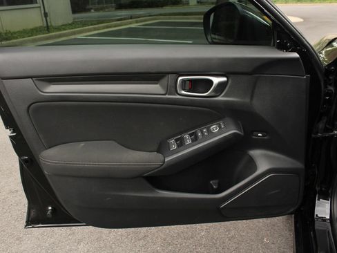 Used 2025 Honda Civic LX image 15
