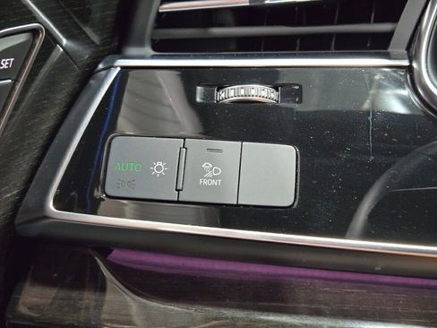 Used 2025 Audi Q7 3.0T Premium Plus image 30