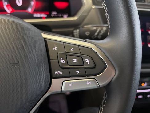 Certified 2023 Volkswagen Tiguan SE R-Line FWD image 18