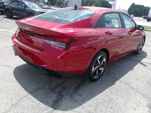 Used 2023 Hyundai Elantra SEL w/ Convenience Package FWD image 7