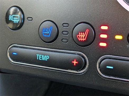 Used 2017 Ford Explorer Platinum image 29