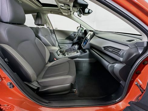 Used 2025 Subaru Crosstrek 2.0i Premium image 31