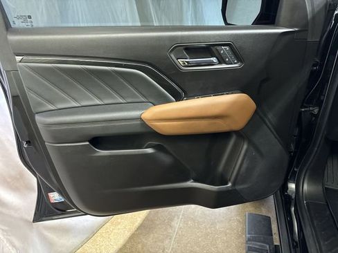 Certified 2023 GMC Canyon AT4 w/ AT4 Premium Package AWD/4WD image 22