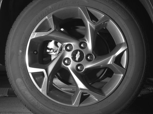 Used 2025 Chevrolet Trax LT FWD image 15
