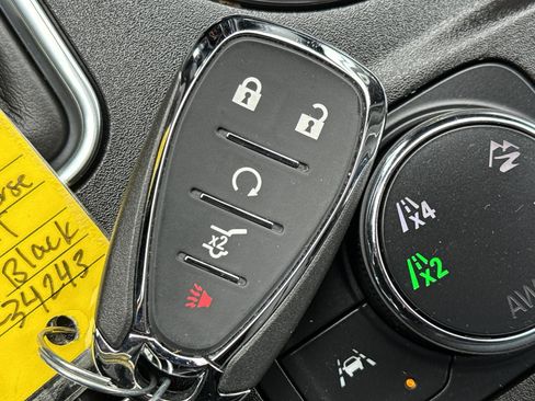 Used 2023 Chevrolet Traverse LT w/ LPO, Floor Liner Package image 38