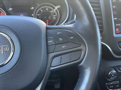 Used 2019 Jeep Cherokee Trailhawk w/ Comfort/Convenience Group image 30