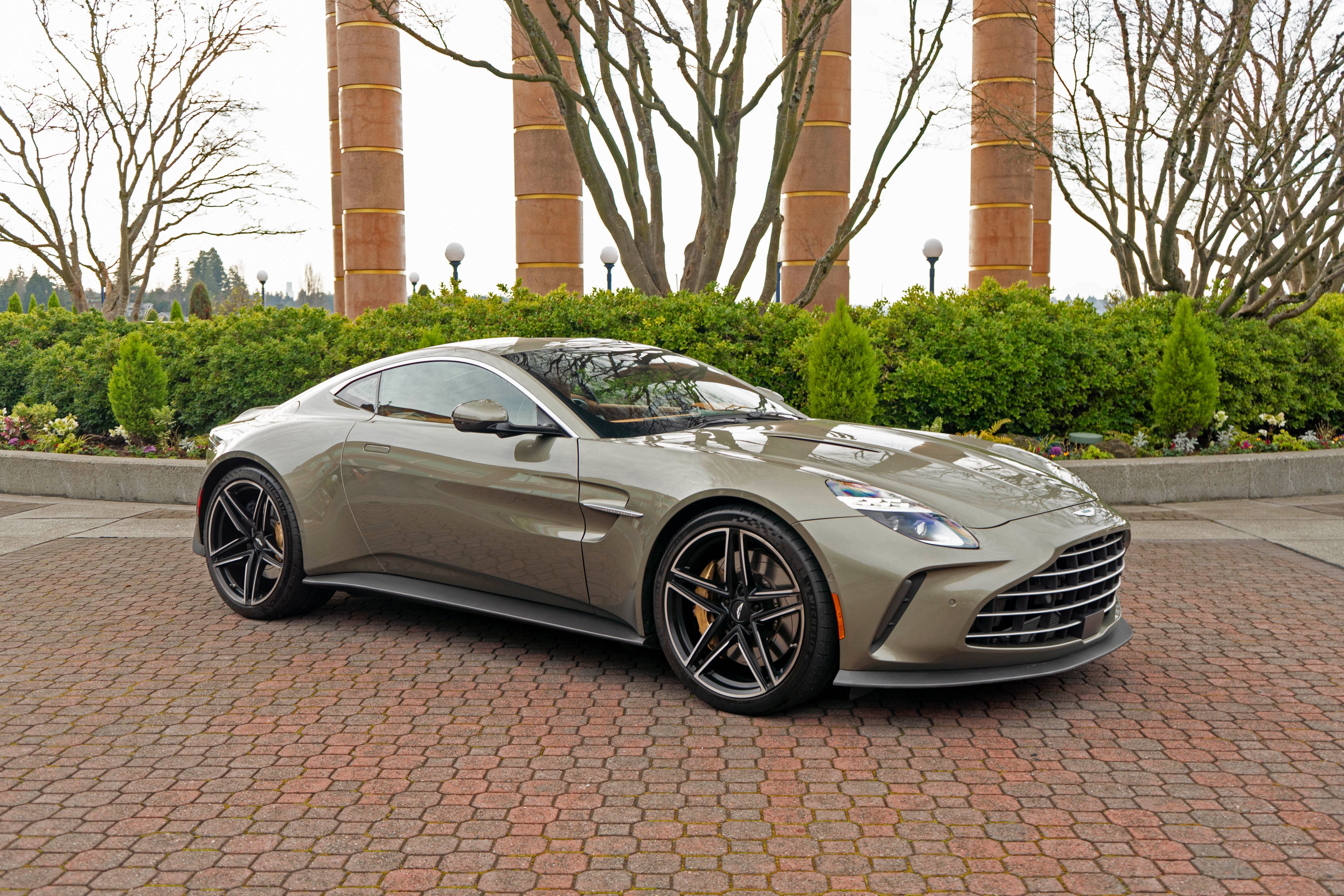Used 2025 Aston Martin V8 Vantage Coupe RWD image 40