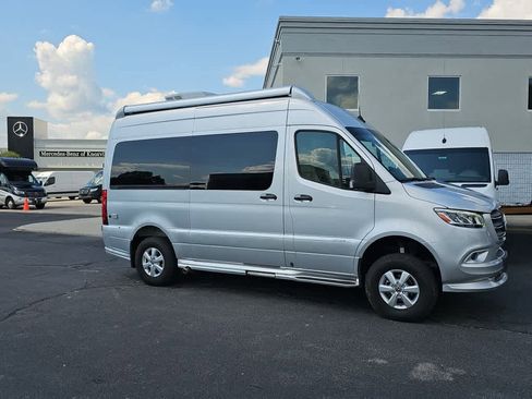 Used 2023 Mercedes-Benz Sprinter 2500 image 35