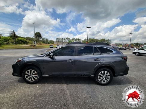 Used 2024 Subaru Outback Premium AWD/4WD image 3