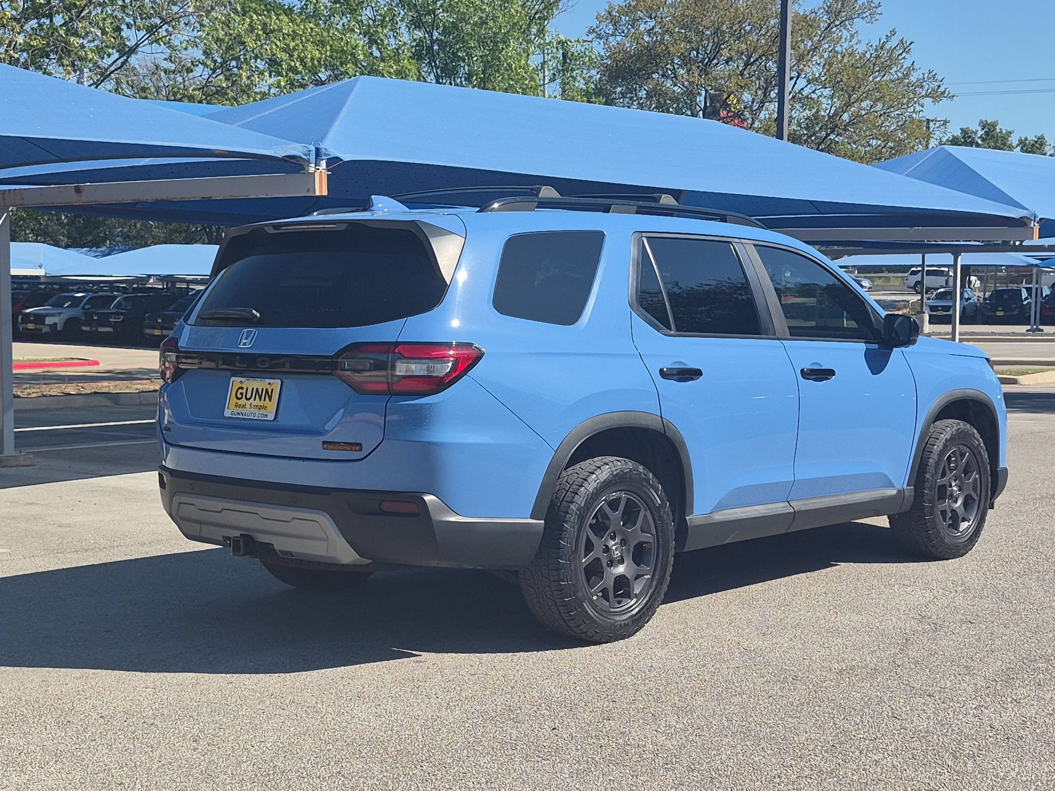 Certified 2023 Honda Pilot TrailSport image 3