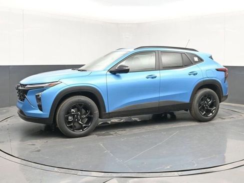 New 2026 Chevrolet Trax LT w/ Driver Confidence Package FWD image 11