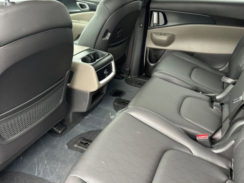 New 2026 Kia Carnival LXS image 12