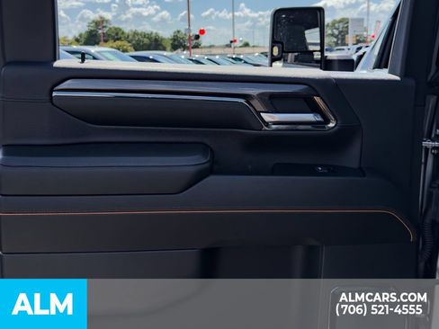 Used 2024 GMC Sierra 2500 AT4 w/ AT4 Premium Plus Package AWD/4WD image 17