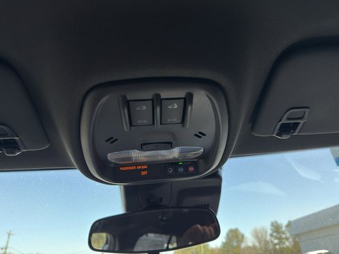 New 2026 Chevrolet Trax RS w/ Sunroof Package FWD image 24