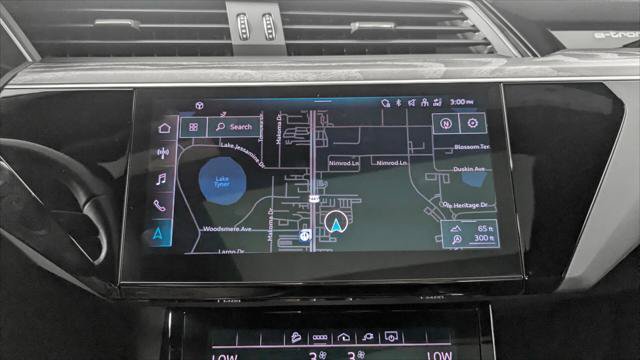 Used 2024 Audi Q8 e-tron Premium Plus w/ Premium Plus Package AWD/4WD image 30