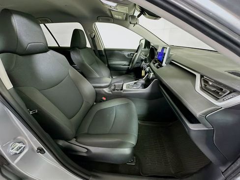 Certified 2025 Toyota RAV4 LE FWD image 27
