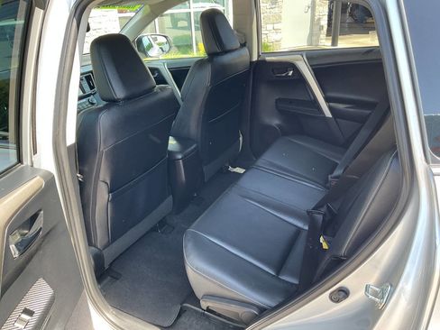 Used 2014 Toyota RAV4 Limited w/ Technology Package AWD/4WD image 33