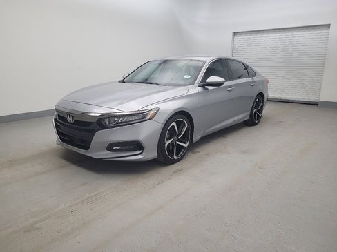 Used 2018 Honda Accord Sport image 2