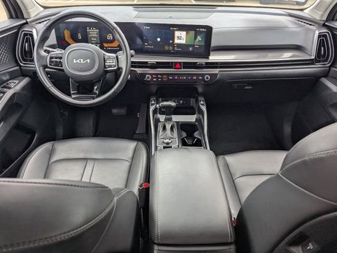 Used 2025 Kia Sorento S FWD image 16