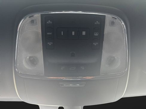 Used 2018 Jeep Grand Cherokee High Altitude image 24