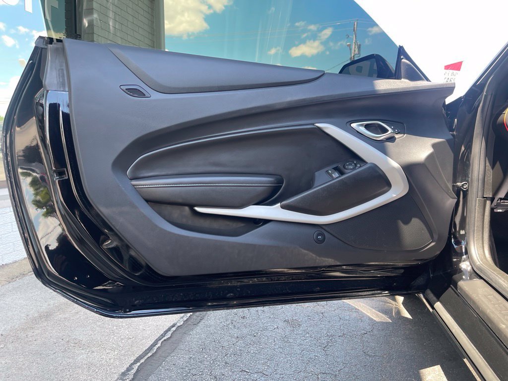 Used 2024 Chevrolet Camaro LT RWD image 10
