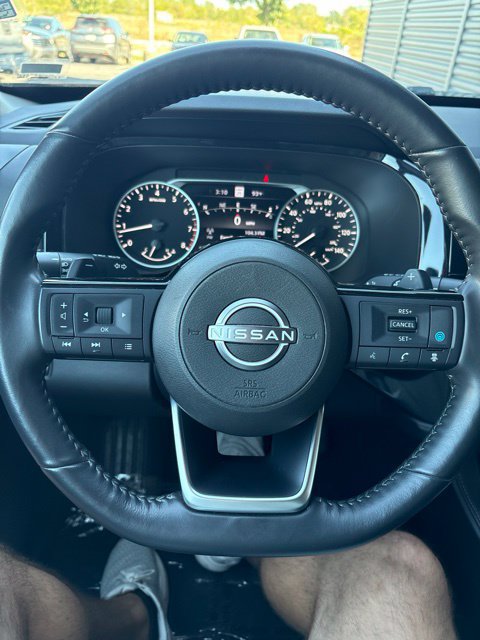 Used 2025 Nissan Pathfinder SL AWD/4WD image 8